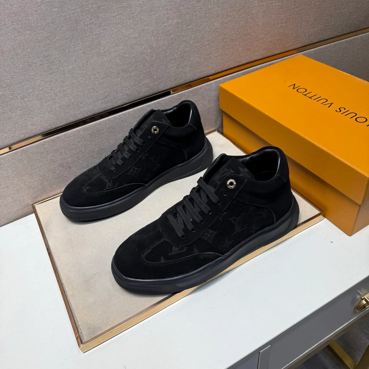 Men's men's shoes 💰pp420 [LV～] Men's casual shoes 2025z cabinet sales simultaneously 🔶Size: 38-44#️⃣ 🔷3 colors🔜The upper is made of multi-material splicing ➕Genuine leather lining, comfortable and breathable, sole: original comfortable and wear-resistant outsole, ⚠️real thing📱photographed🎬real thing is better📢📢📢